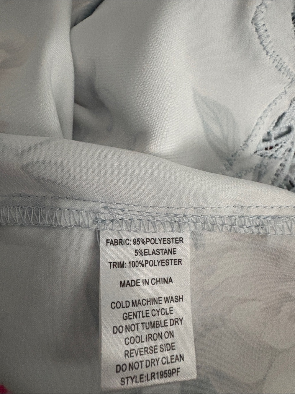 Le Rose Small Medium Floral Robe with Lace Details - Picture 4 of 7